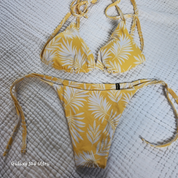 Yellow Leaf Print Bikini Set - Picture 6 of 11
